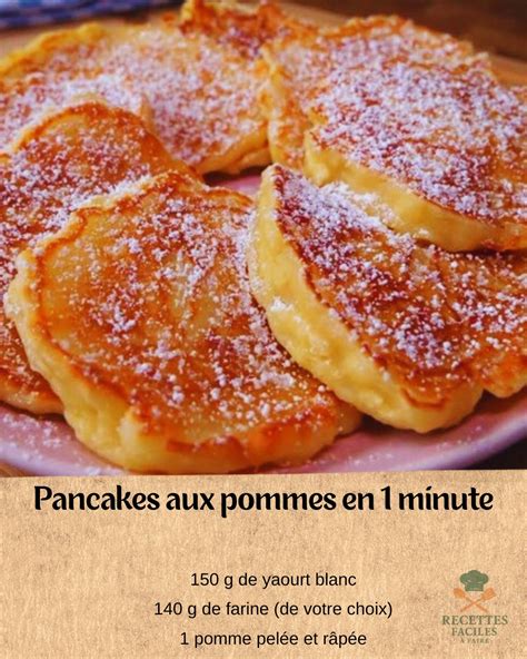 Une pomme râpée tombant dans un bol de pâte à pancakes