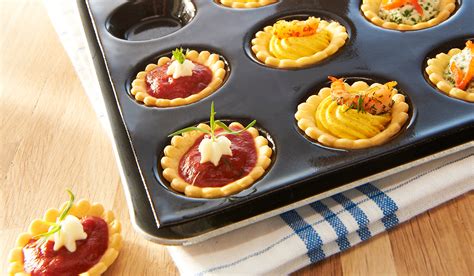 moule à mini tartelettes avec pâte