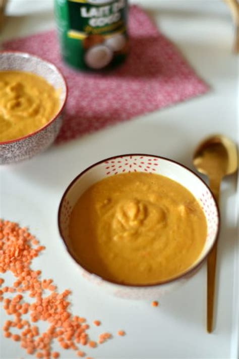 Bol de lentilles corail et lait de coco