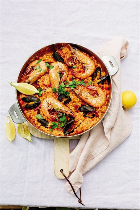 Ingrédients colorés pour un plat à l'espagnole