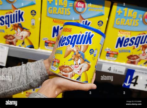 Poudre Nesquik dans un supermarché