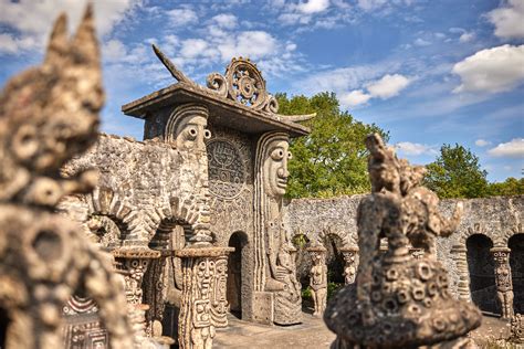 Musée Robert Tatin, extérieur
