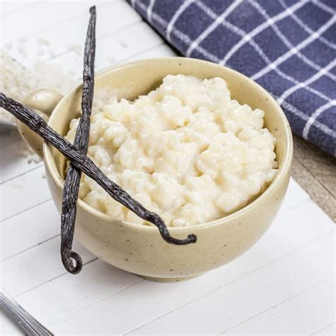 Ingrédients pour le riz au lait dans la cuve du Cookeo