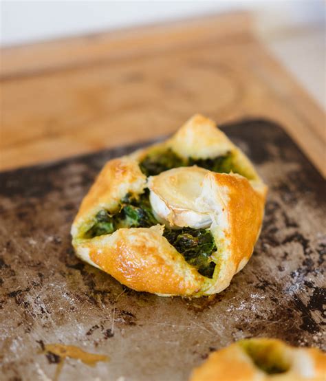 Feuilletés chèvre épinards en forme de petits chaussons
