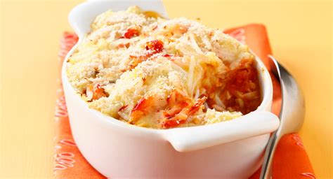 Ramequins de gratin de crabe dorés au four