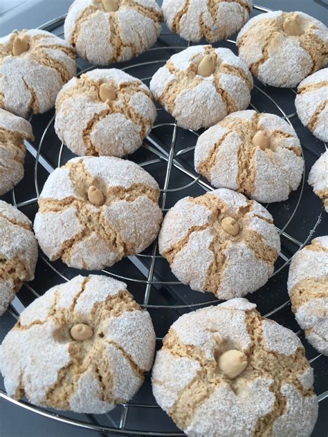 Poudre d'amande et sucre glace tamisés