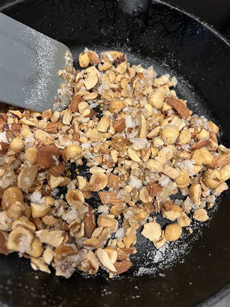 Fruits secs caramélisés avant et après mixage