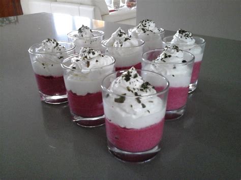 Verrines betterave, chèvre et noix en couches