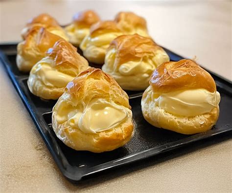 Poche de pâte à choux prête à être pochée