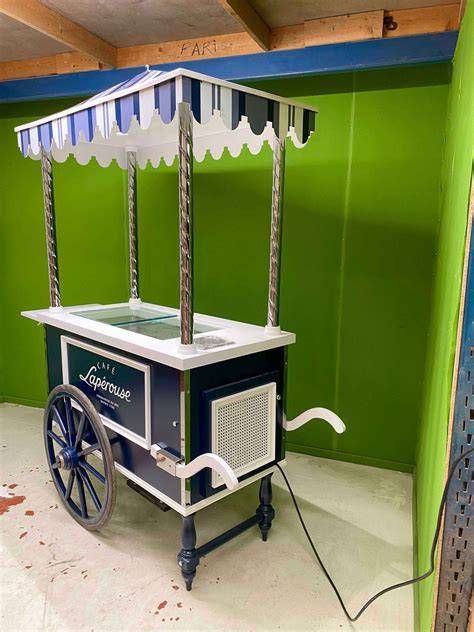 pizza italienne et chariot de glace