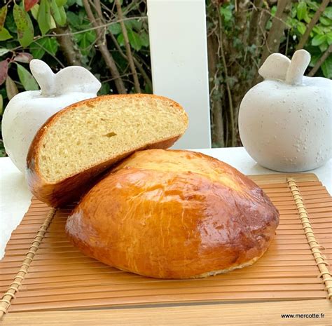 Images de brioche vendéenne et gâche