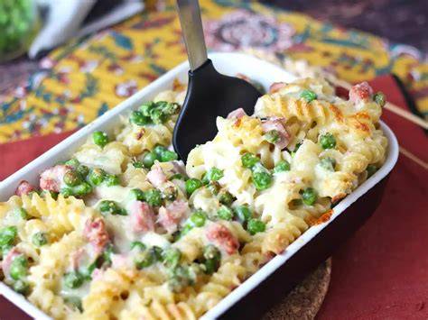 Gratin de pâtes jambon et petits pois image
