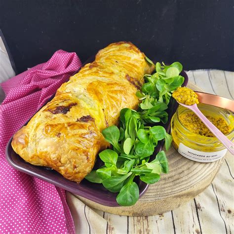 Filet mignon en croûte doré dans son emballage de pâte feuilletée