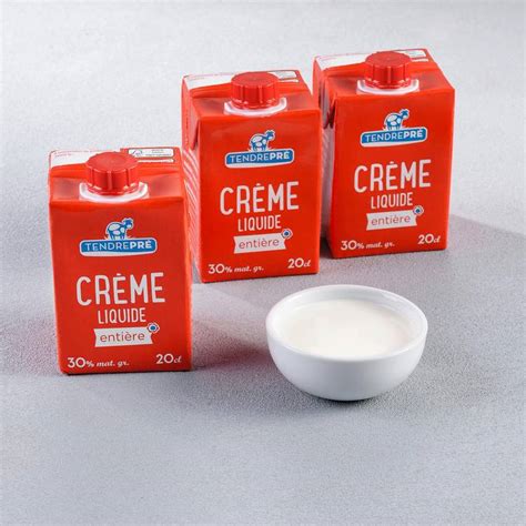 Bol de crème liquide et d'huile