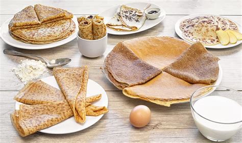 Image d'une sélection de produits régionaux bretons, incluant des galettes et crêpes
