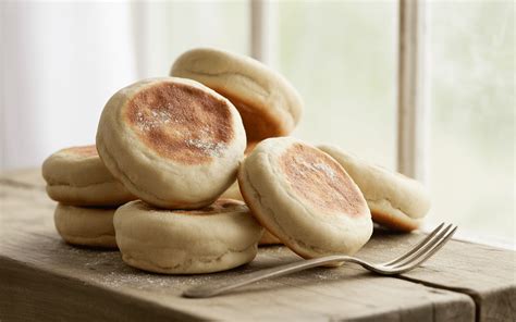 Muffins anglais grillés et beurrés