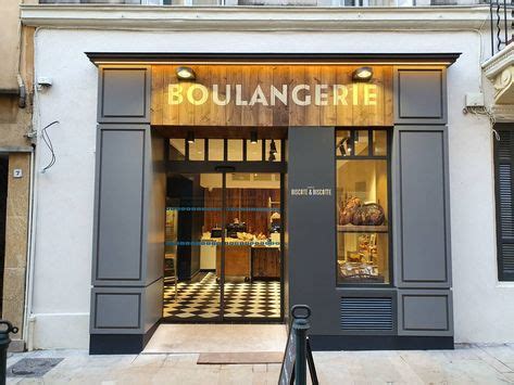 Façade de boulangerie française traditionnelle