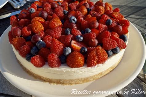 Cheesecake sans cuisson avec coulis de fruits rouges