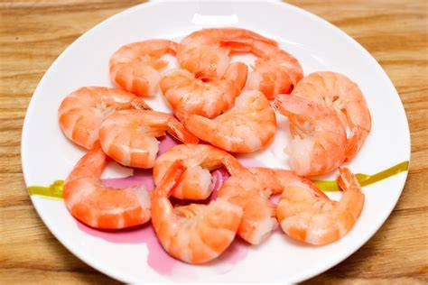 Schéma de cuisson des crevettes surgelées: eau bouillante, temps de cuisson, refroidissement rapide