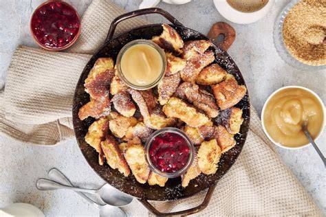 Schéma de cuisson du Kaiserschmarrn et présentation en lambeaux dorés