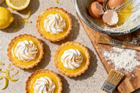 tartelette au citron meringuée décorée