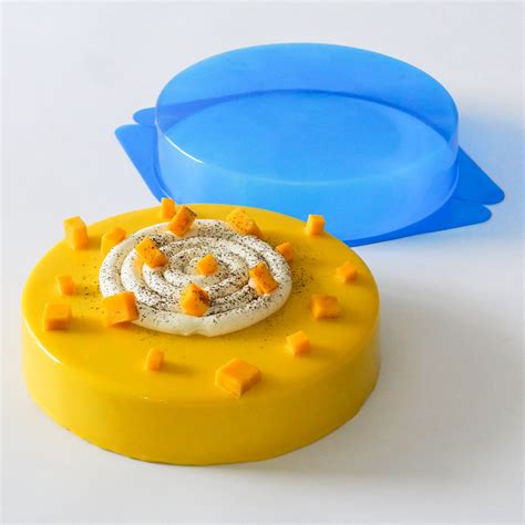Entremets décorés avec précision