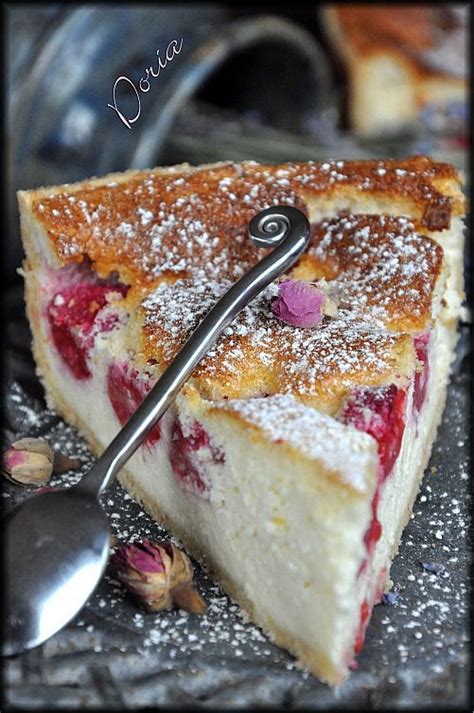 Photo d'une tarte à la ricotta et mascarpone fraîchement sortie du four