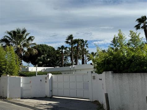 Villa de Frenchie Shore