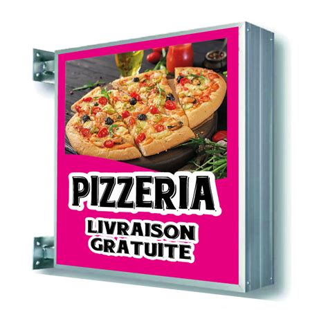 Une vue extérieure de la pizzeria Royal Pizza Douvaine