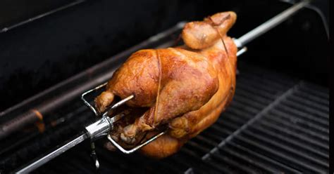 Infographie: avantages de la rôtissoire sur barbecue