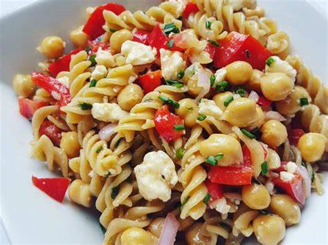 Salade de pâtes pois chiches féta couleurs