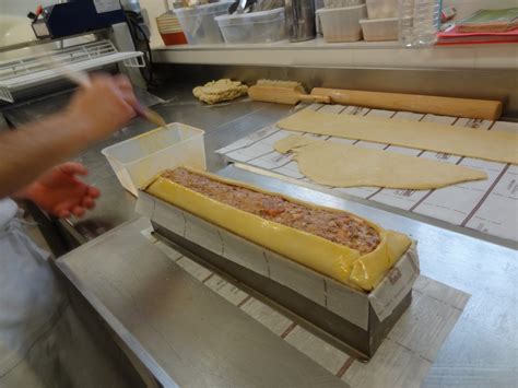 Montage d'un pâté en croûte