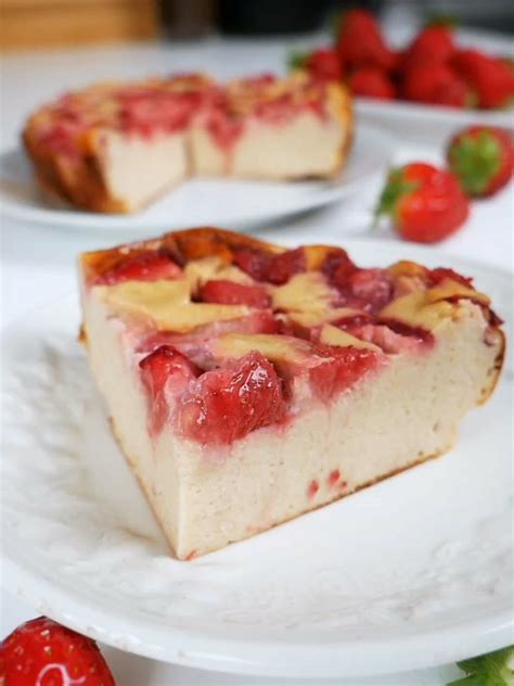Gâteau biscuit aux fraises et fromage blanc