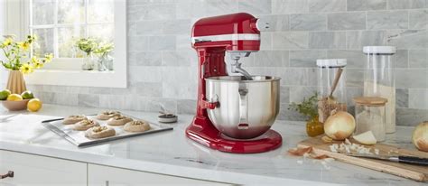 Robot pâtissier KitchenAid Artisan à bol relevable en fonctionnement
