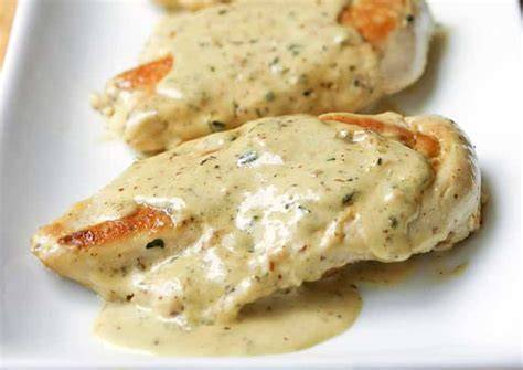 émincé de poulet dans une sauce moutarde crémeuse