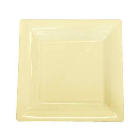 Tableau de vaisselle jaune pastel