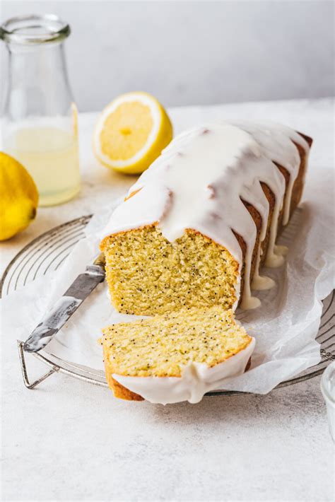 Cake citron-pavot avec glaçage