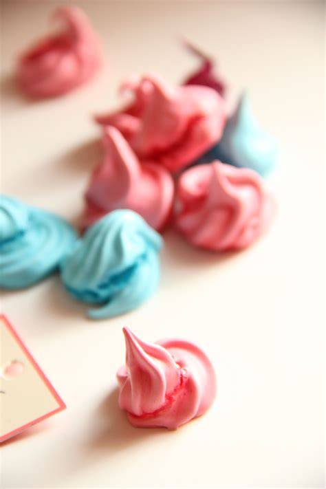 meringues bicolores et suisse en pratique