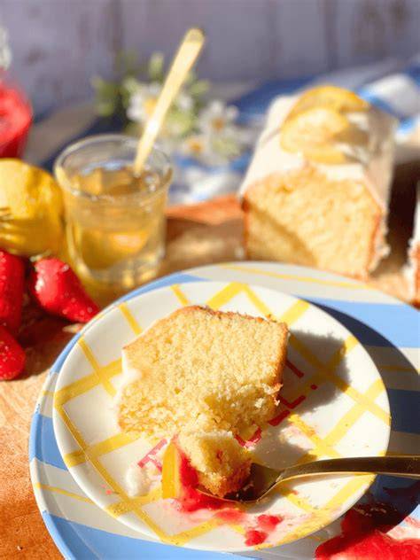 illustration cake citron fraises
