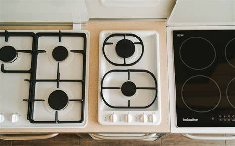 Comparaison des types de plaques de cuisson chez Electro Dépôt