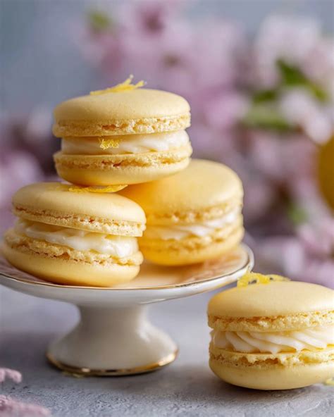 Ganache citron et coques de macarons