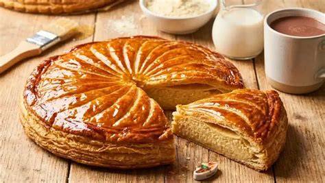 Illustration: schéma de montage d'une galette frangipane avec deux abaisses et finition dorure
