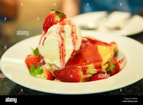 image garniture fraises sucre glace