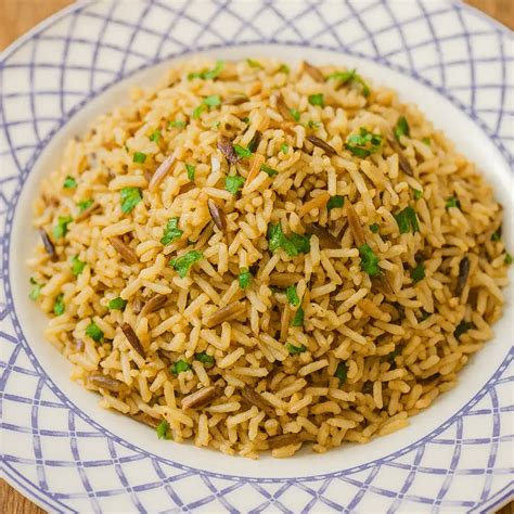 Une assiette de riz pilaf parfumé