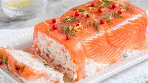 Image de terrine de saumon fumé et gravlax en portions