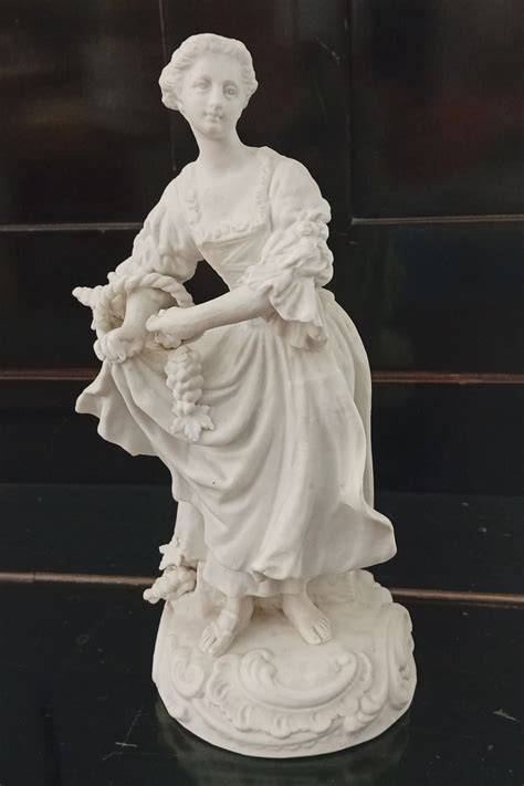 béquille et échantillons de biscuit de porcelaine