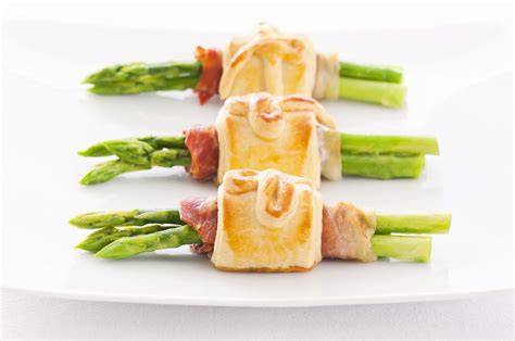 feuilletés asperges verres et jambon