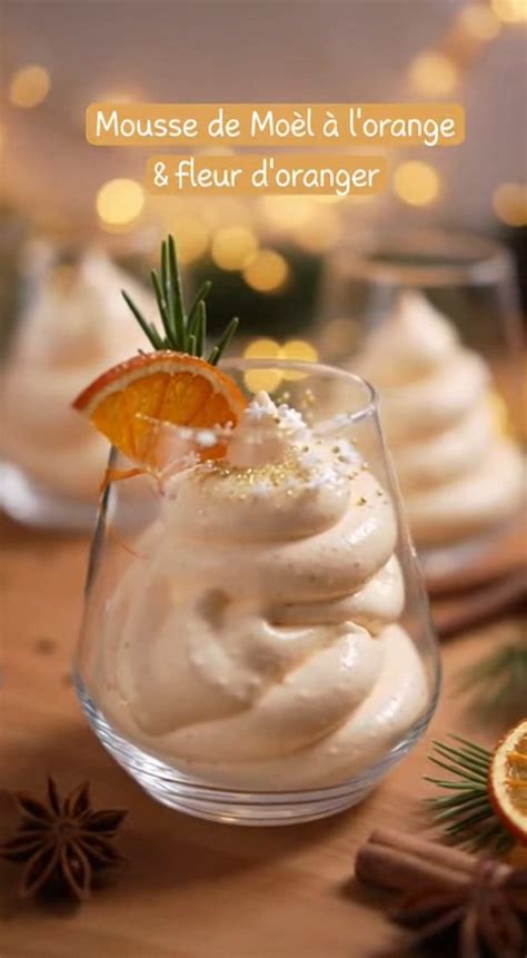 Image d’un velouté orange servi en verrines avec zestes d’orange et coriandre