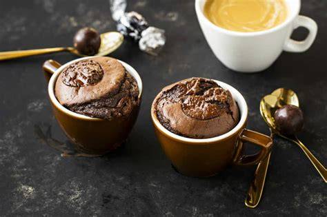 Illustration d’un mug cake et d’un fondant chocolat café