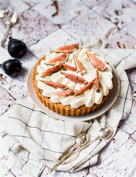 Figues et crème d’amandes sur tarte